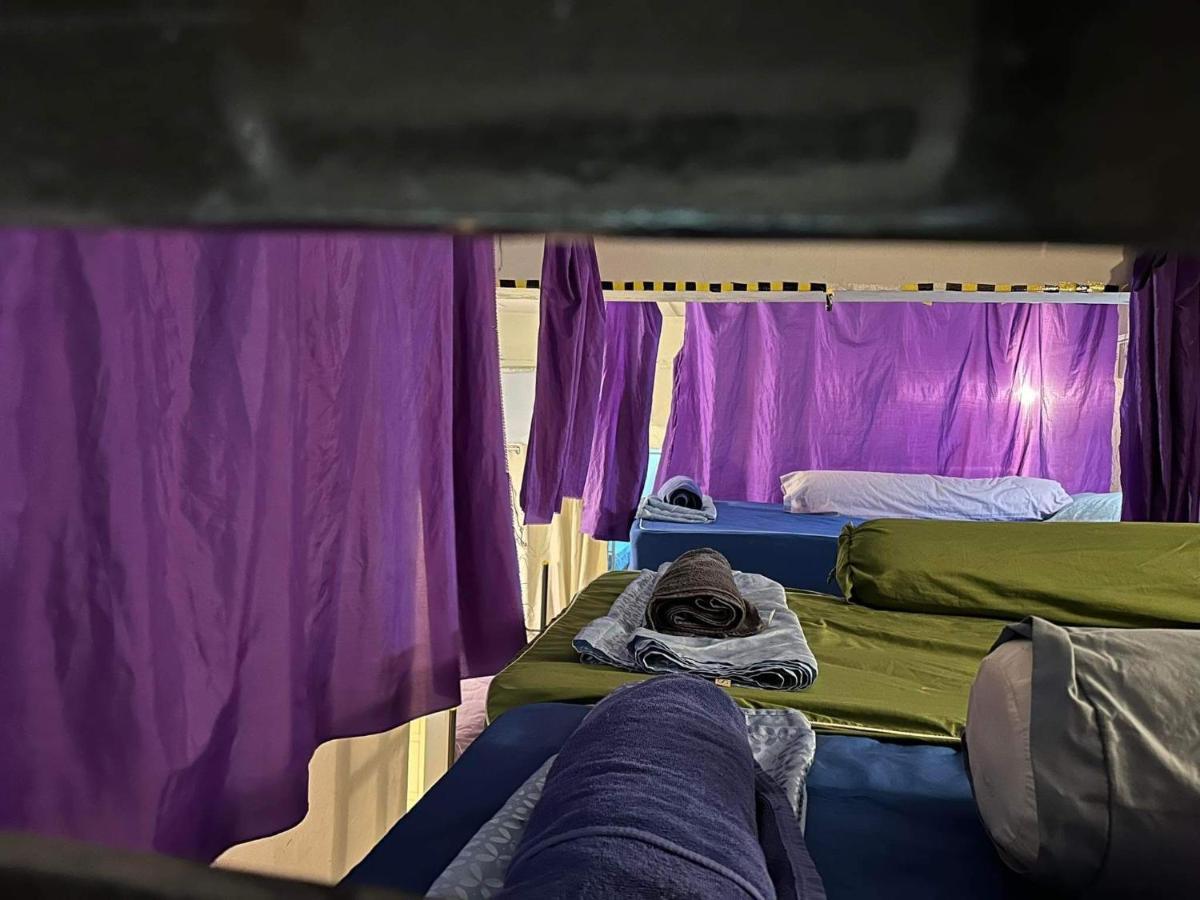 האד רין Haadrin Fellini Hostel & Pizzeria מראה חיצוני תמונה